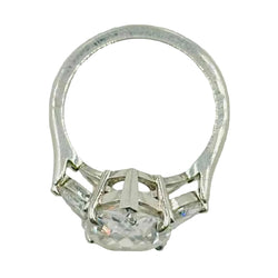 Bague en or blanc sertie d'un diamant poire - Castafiore