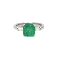 Bague en or, émeraude et diamants - Castafiore