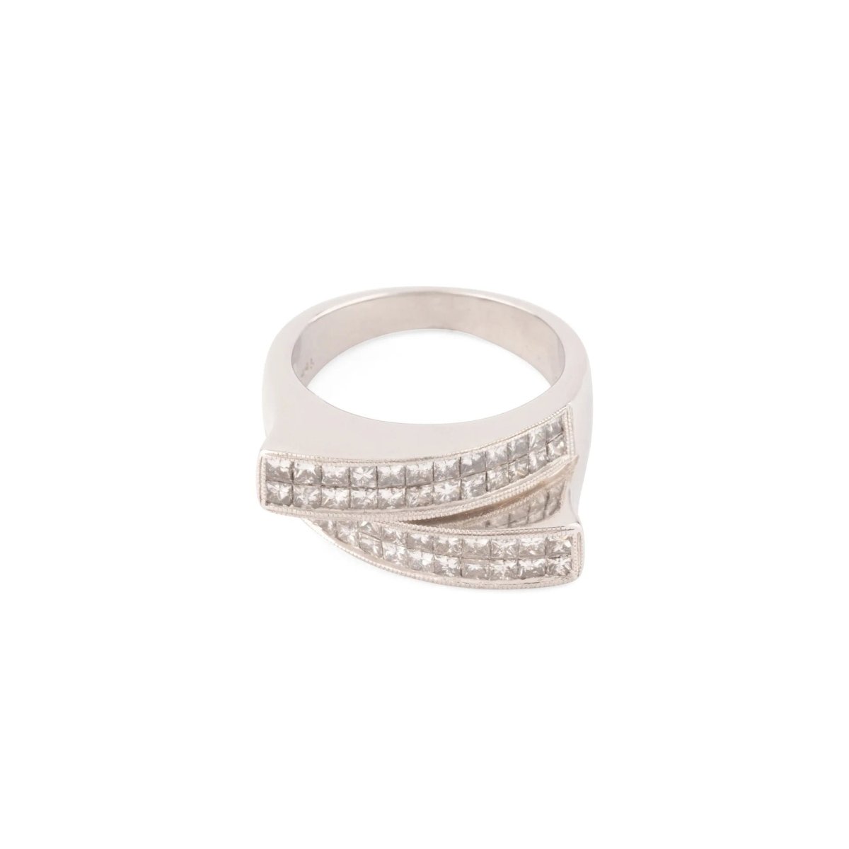 Bague en or gris design en diamant taille princesse - Castafiore