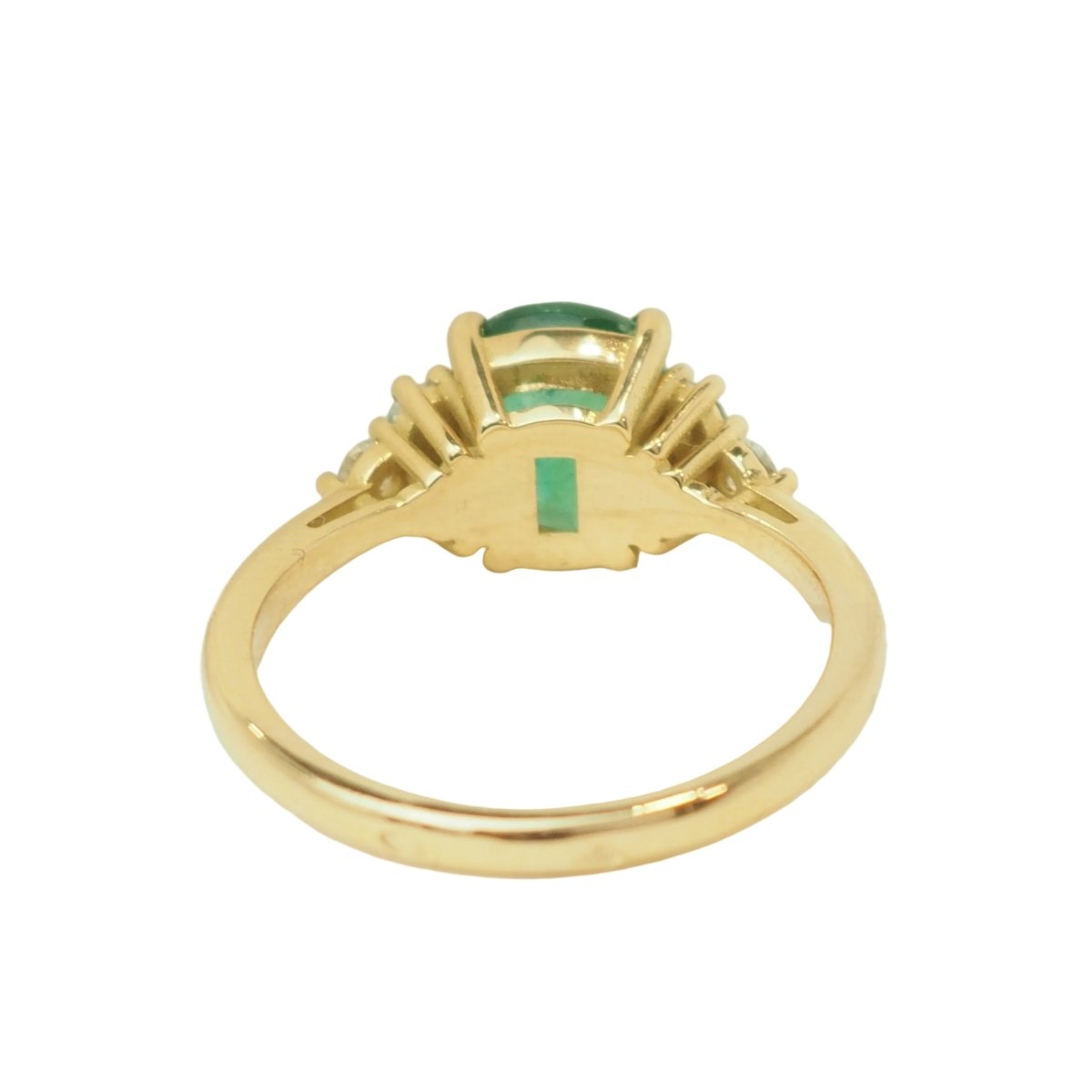 Bague en or jaune, émeraude et diamants - Castafiore