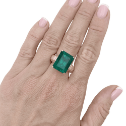 Bague en or jaune, émeraude et diamants - Castafiore