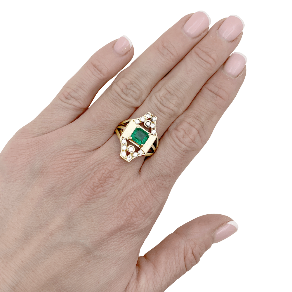 Bague en or jaune, émeraude et diamants - Castafiore