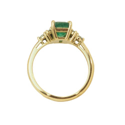 Bague en or jaune, émeraude et diamants - Castafiore