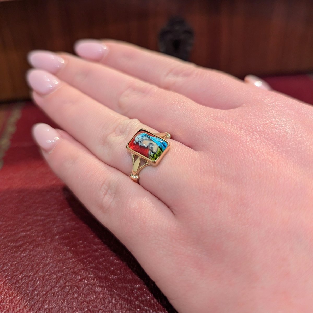 Bague en or jaune et émail - Castafiore