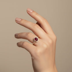 Bague en or jaune et rubis - Castafiore