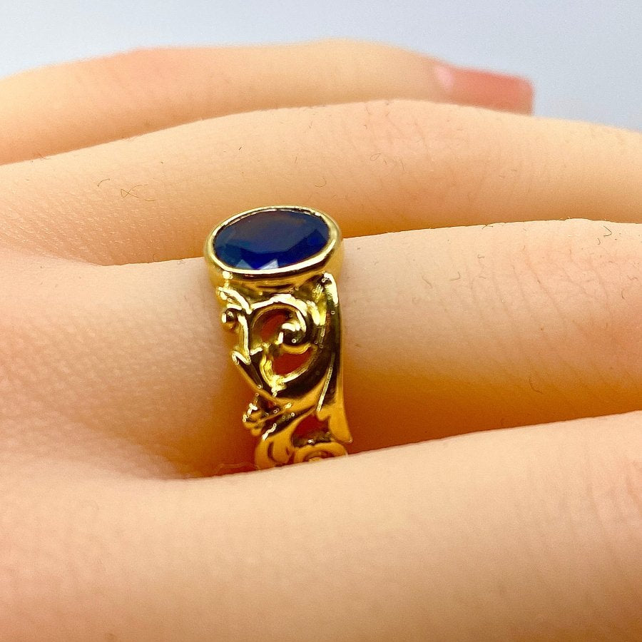 Bague en or jaune et saphir - Castafiore