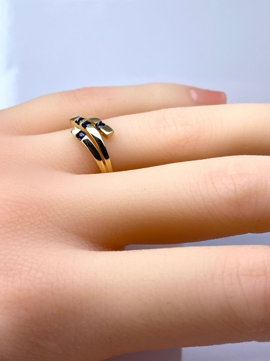 Bague en or jaune et saphirs - Castafiore