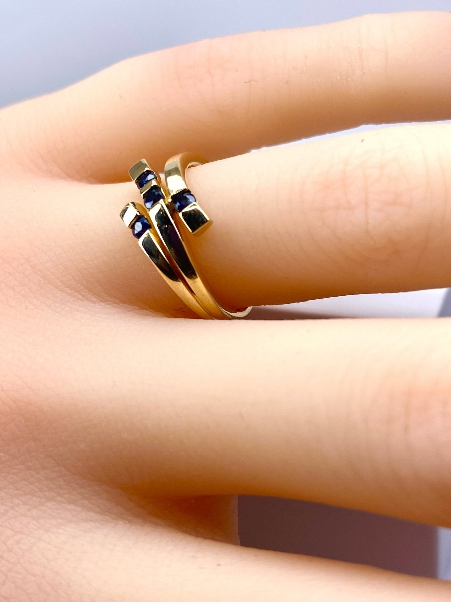 Bague en or jaune et saphirs - Castafiore
