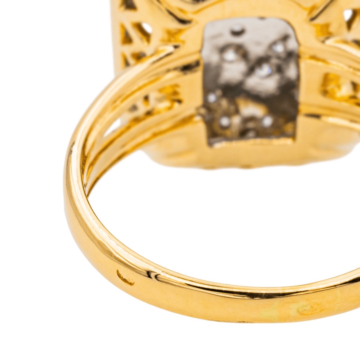 Bague en or jaune, or blanc et diamants - Castafiore