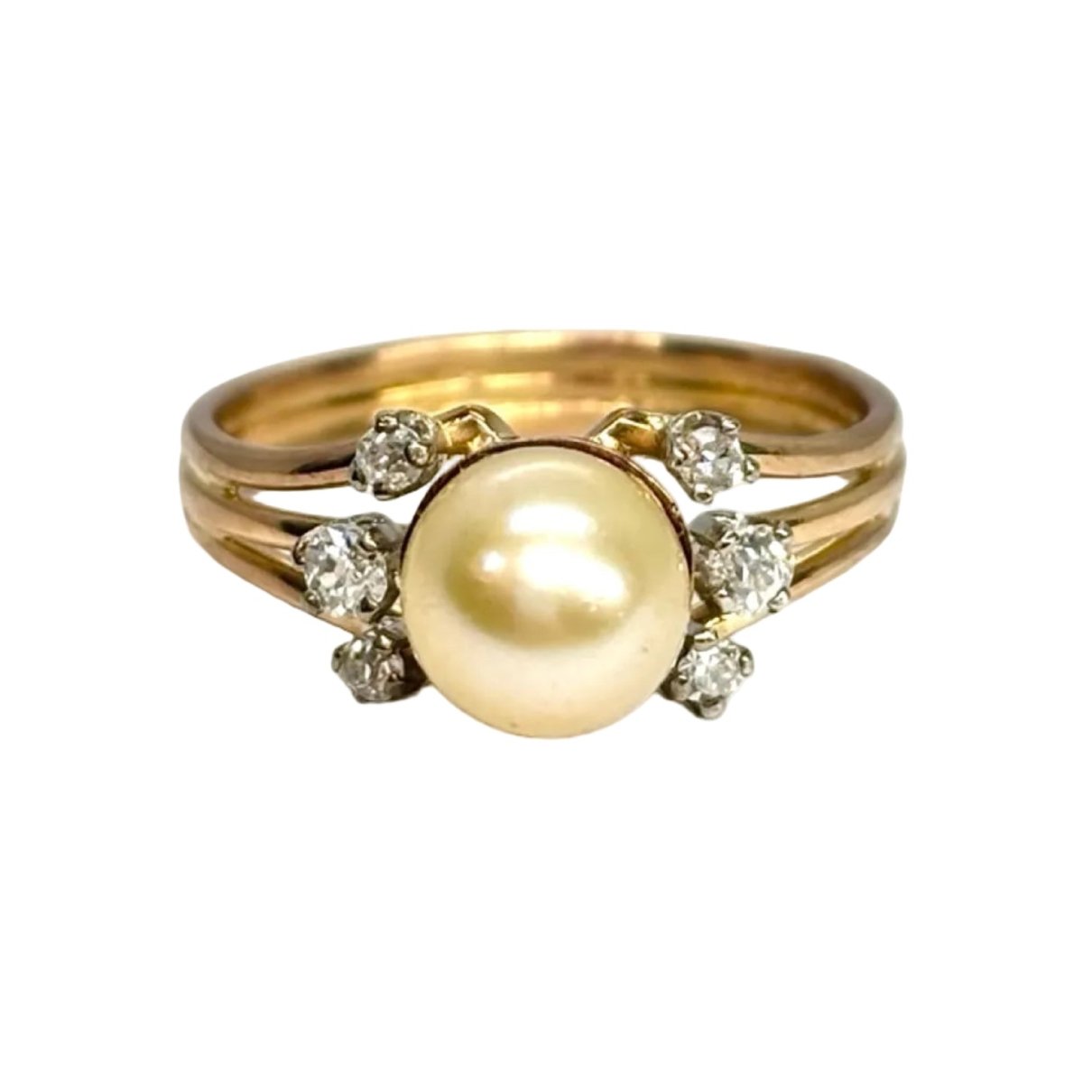 Bague en or jaune, perle, et diamants - Castafiore