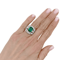 Bague en or jaune, platine, émeraude et diamants - Castafiore