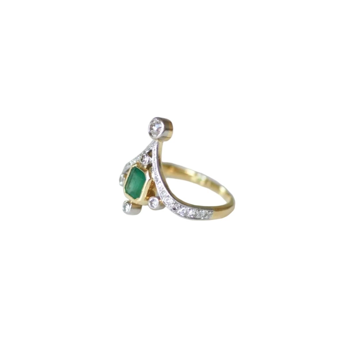 Bague en or jaune, platine, émeraude et diamants - Castafiore