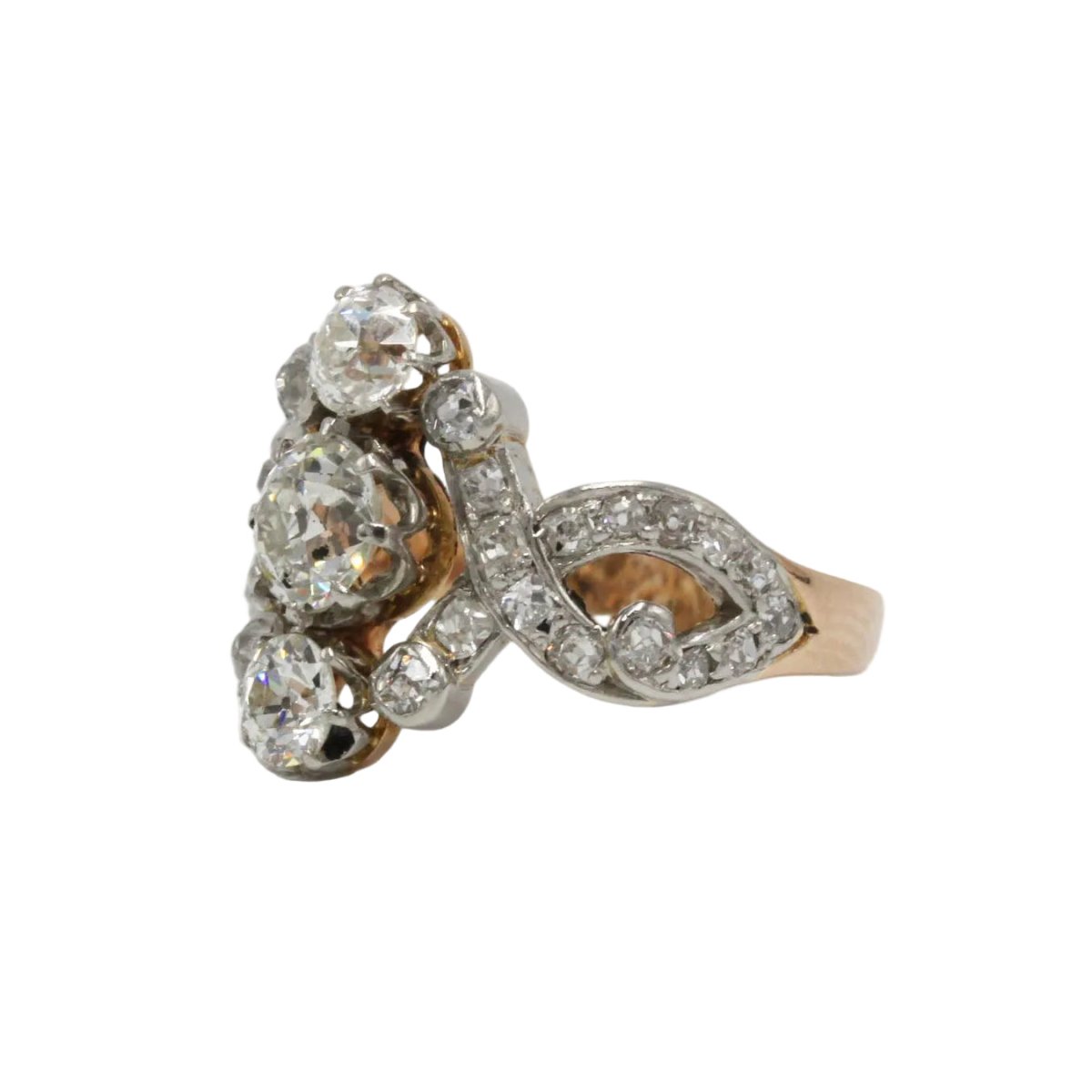 Bague en or jaune, platine et diamants - Castafiore