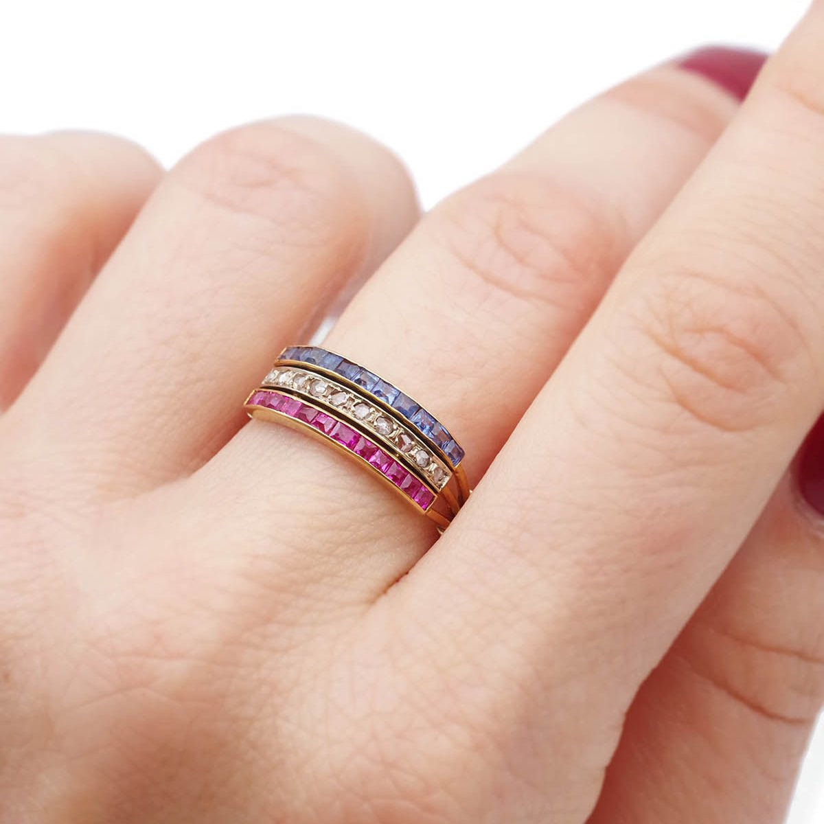 Bague en or jaune, platine, rubis, saphirs, et diamants - Castafiore