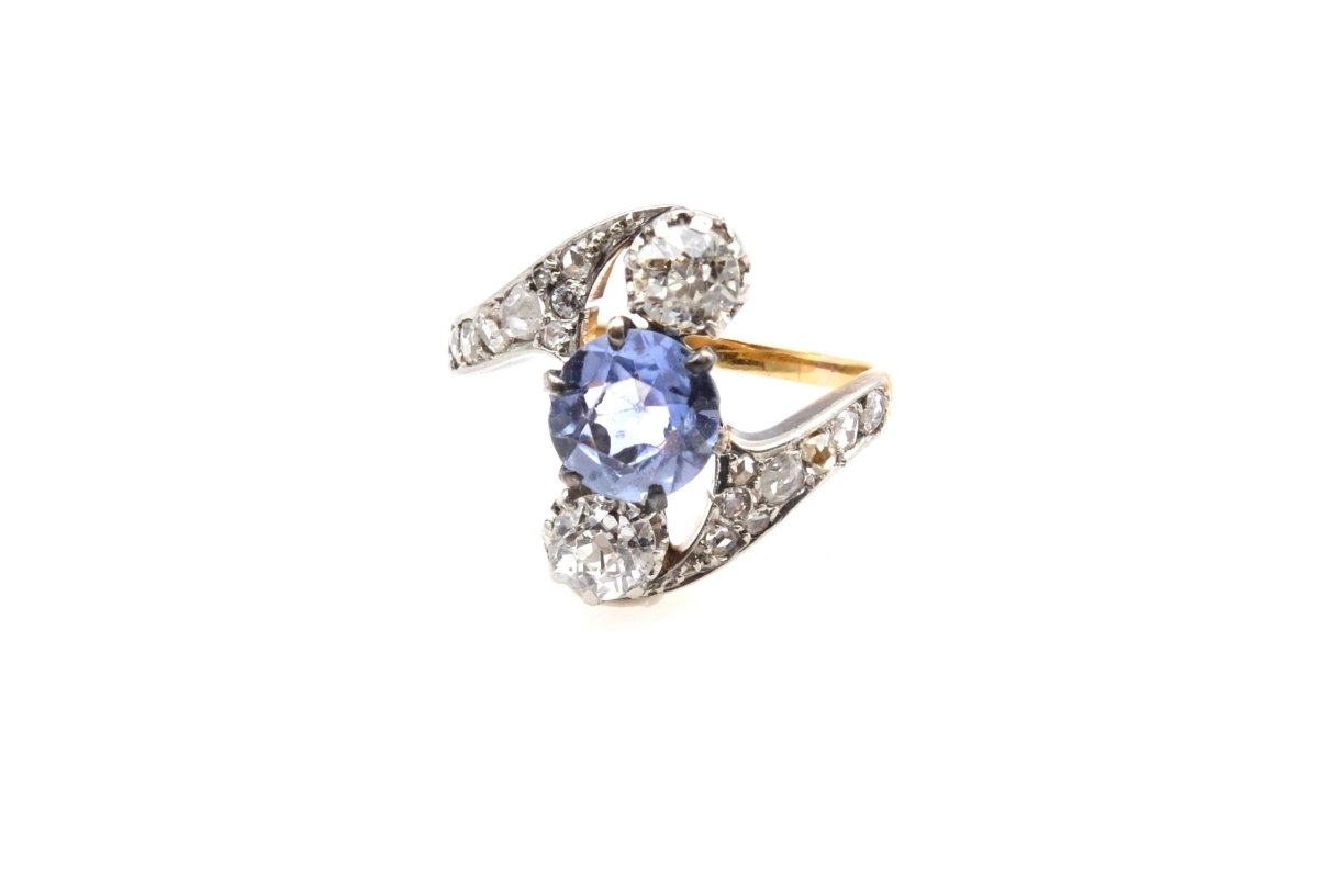 Bague en or jaune, platine, saphir et diamants - Castafiore