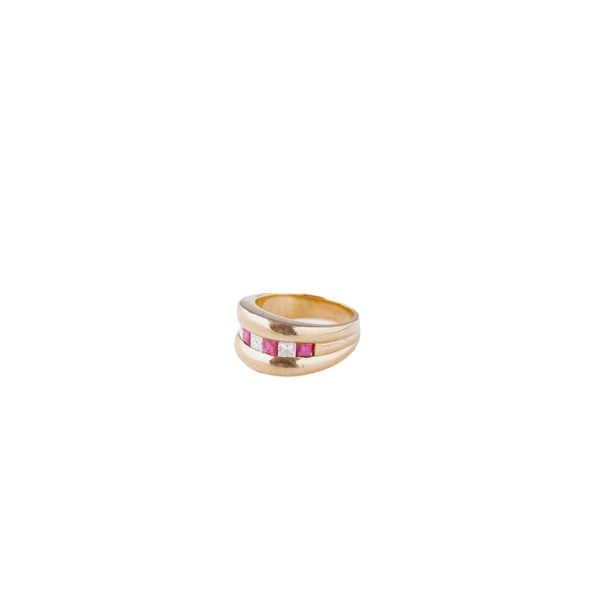 Bague en or jaune, rubis et diamants - Castafiore