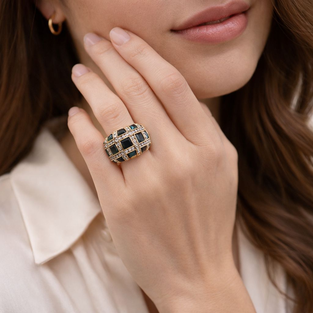Bague en or jaune, saphirs et diamants - Castafiore