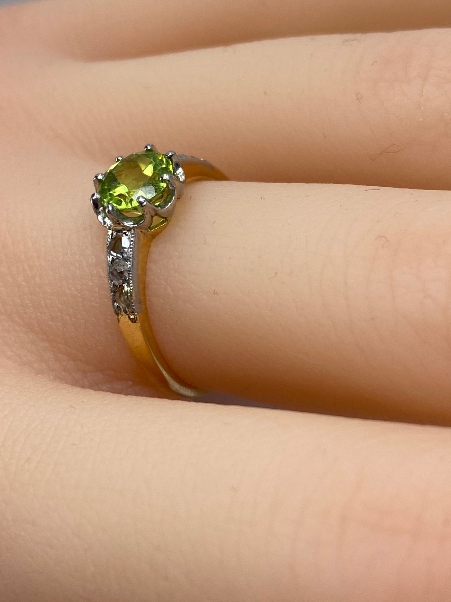 Bague en or , péridot et diamants vers 1900 - Castafiore
