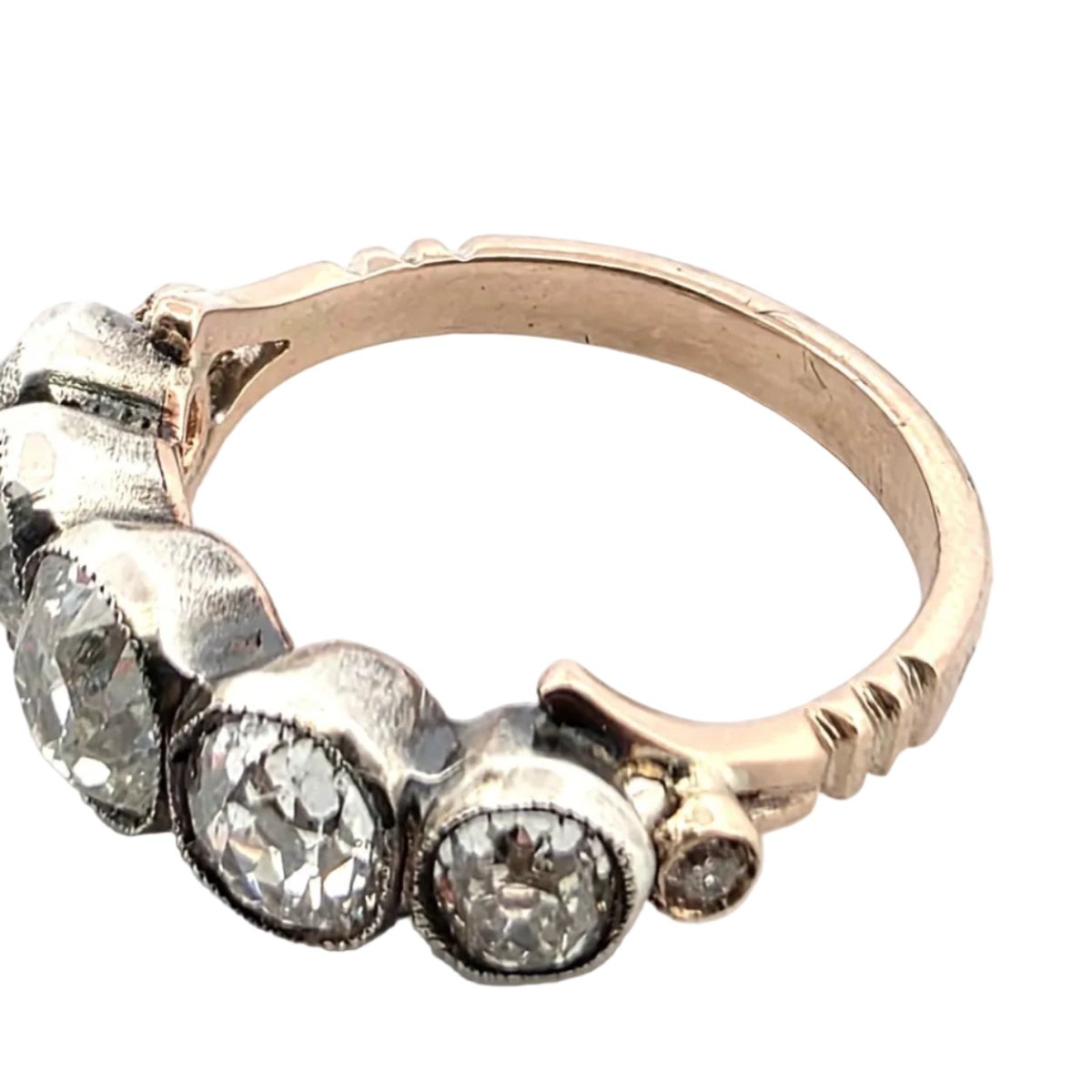Bague en or rose et diamants - Castafiore