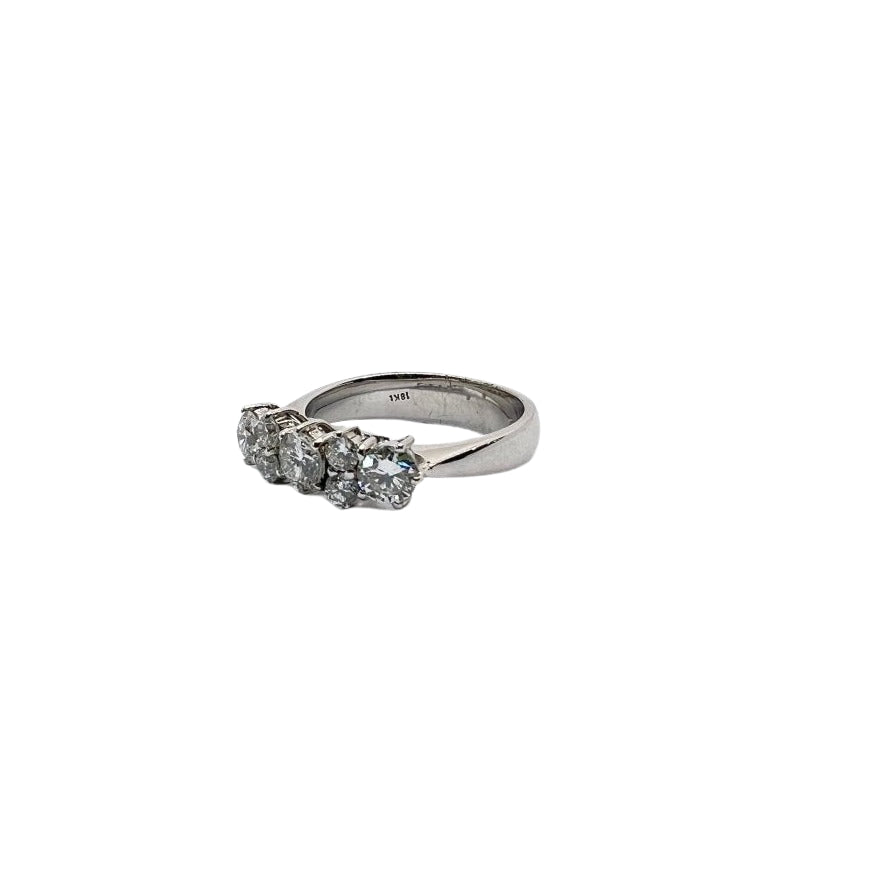 Bague en or sertie de diamants naturels, signée Crivelli - Castafiore