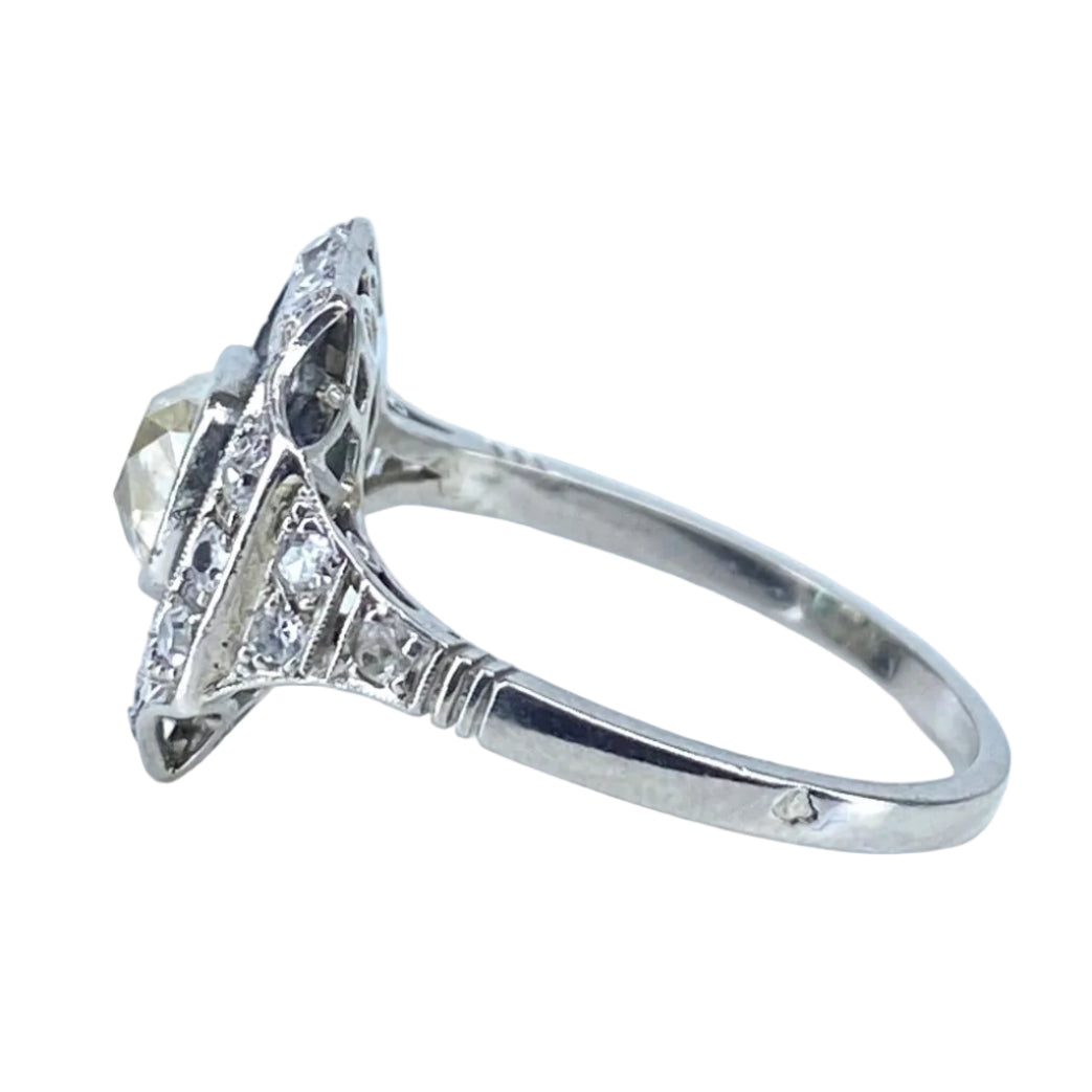 Bague en platine, diamants et émeraudes vers 1900 - Castafiore