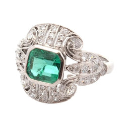 Bague en platine, émeraude et diamants - Castafiore