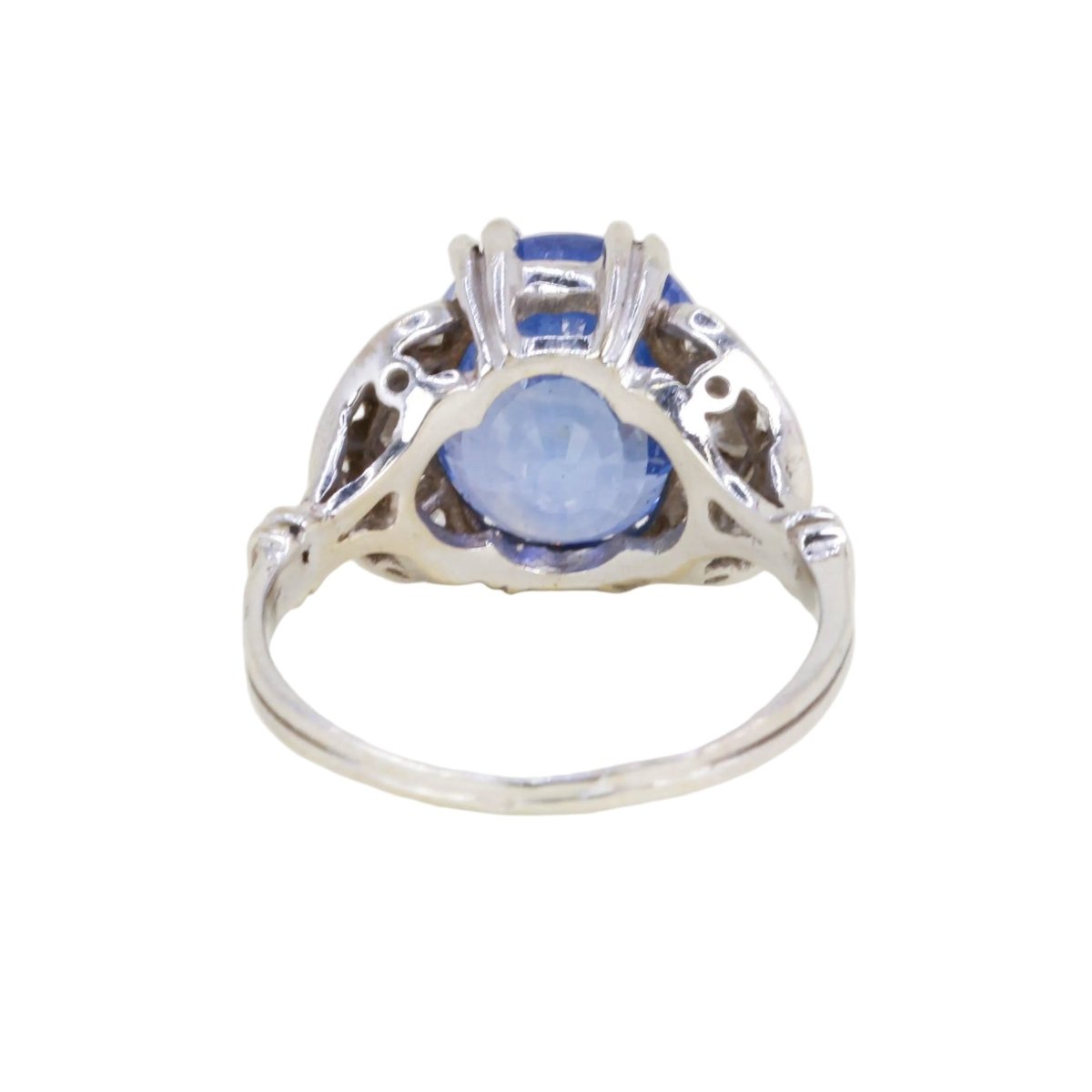 Bague en platine, saphir et diamants - Castafiore