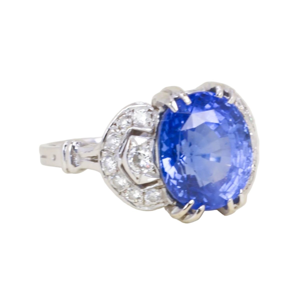 Bague en platine, saphir et diamants - Castafiore