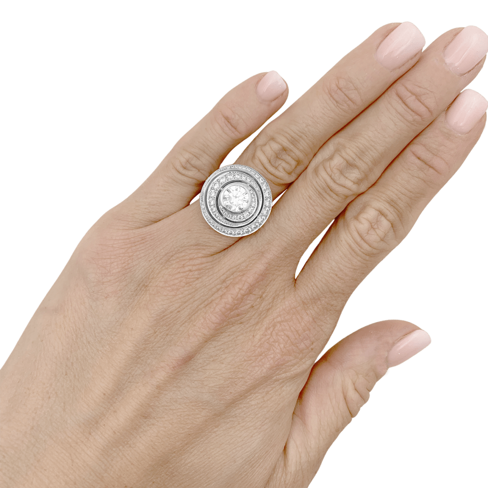 Bague Entourage BOUCHERON "Idylle" en or blanc et diamants - Castafiore