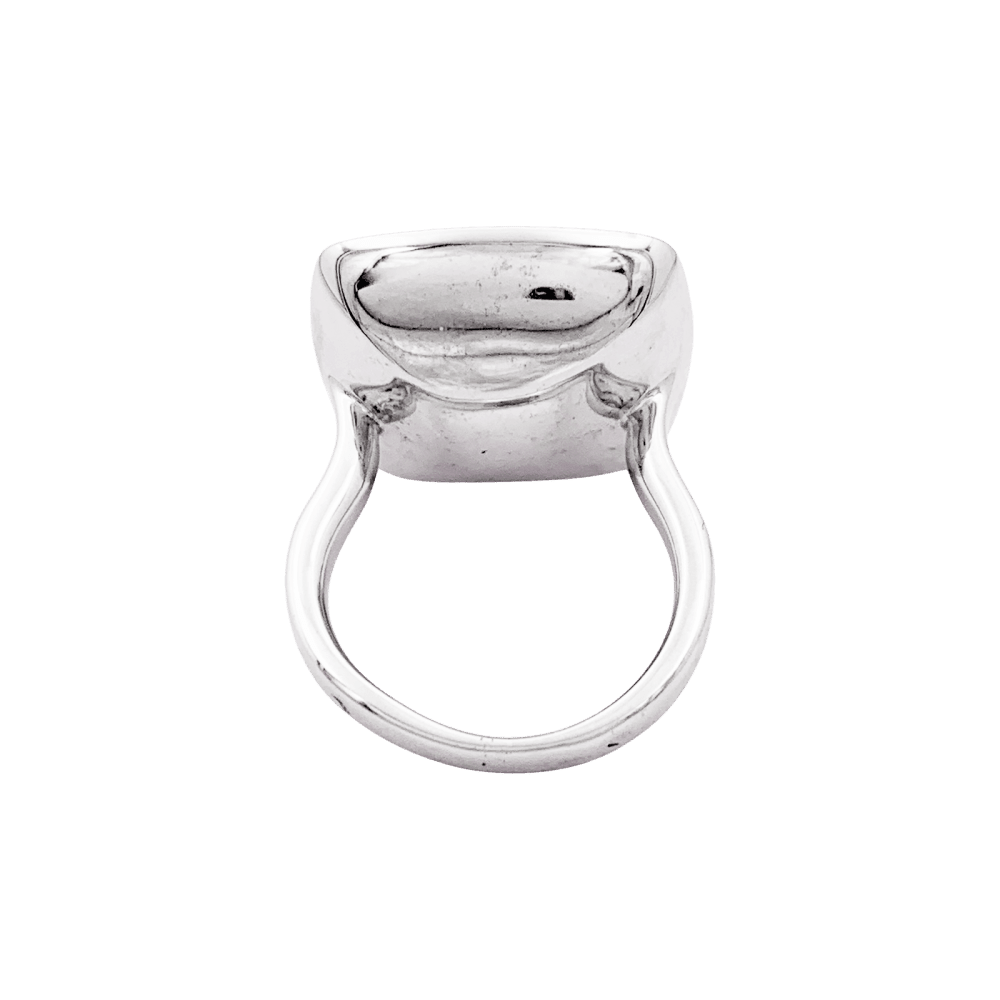 Bague Entourage CHANEL "Nuit noire" en or blanc, émail et diamants - Castafiore