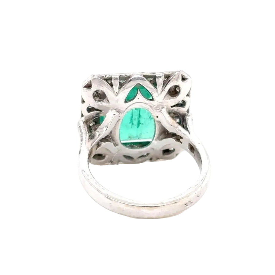 Bague Entourage en or blanc, émeraude et diamants - Castafiore