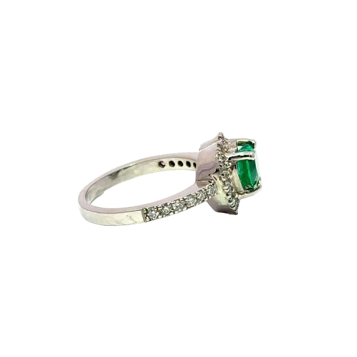 Bague Entourage en or blanc, émeraude et diamants - Castafiore
