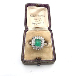 Bague Entourage en or blanc, émeraude et diamants - Castafiore