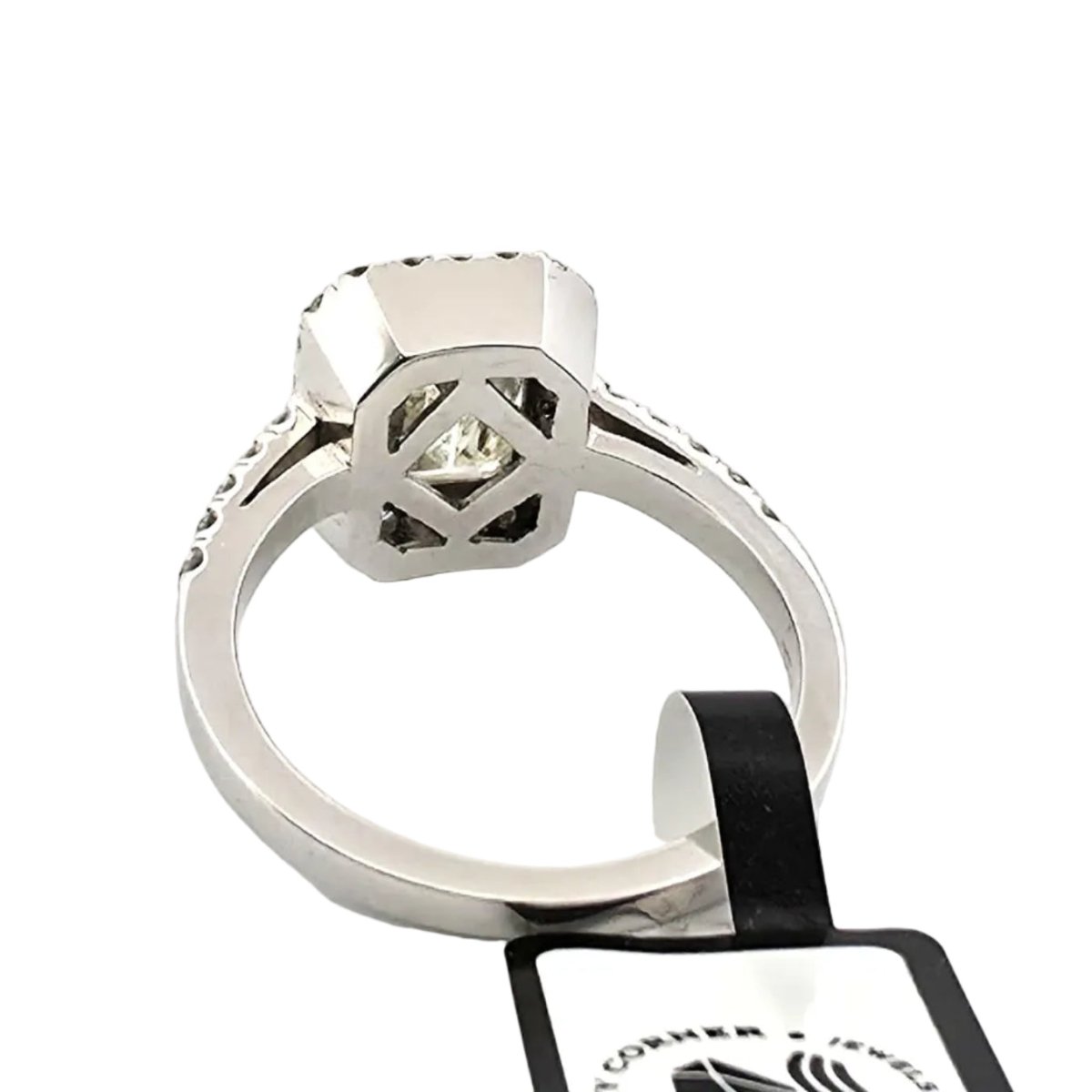 Bague Entourage en or blanc et diamants - Castafiore