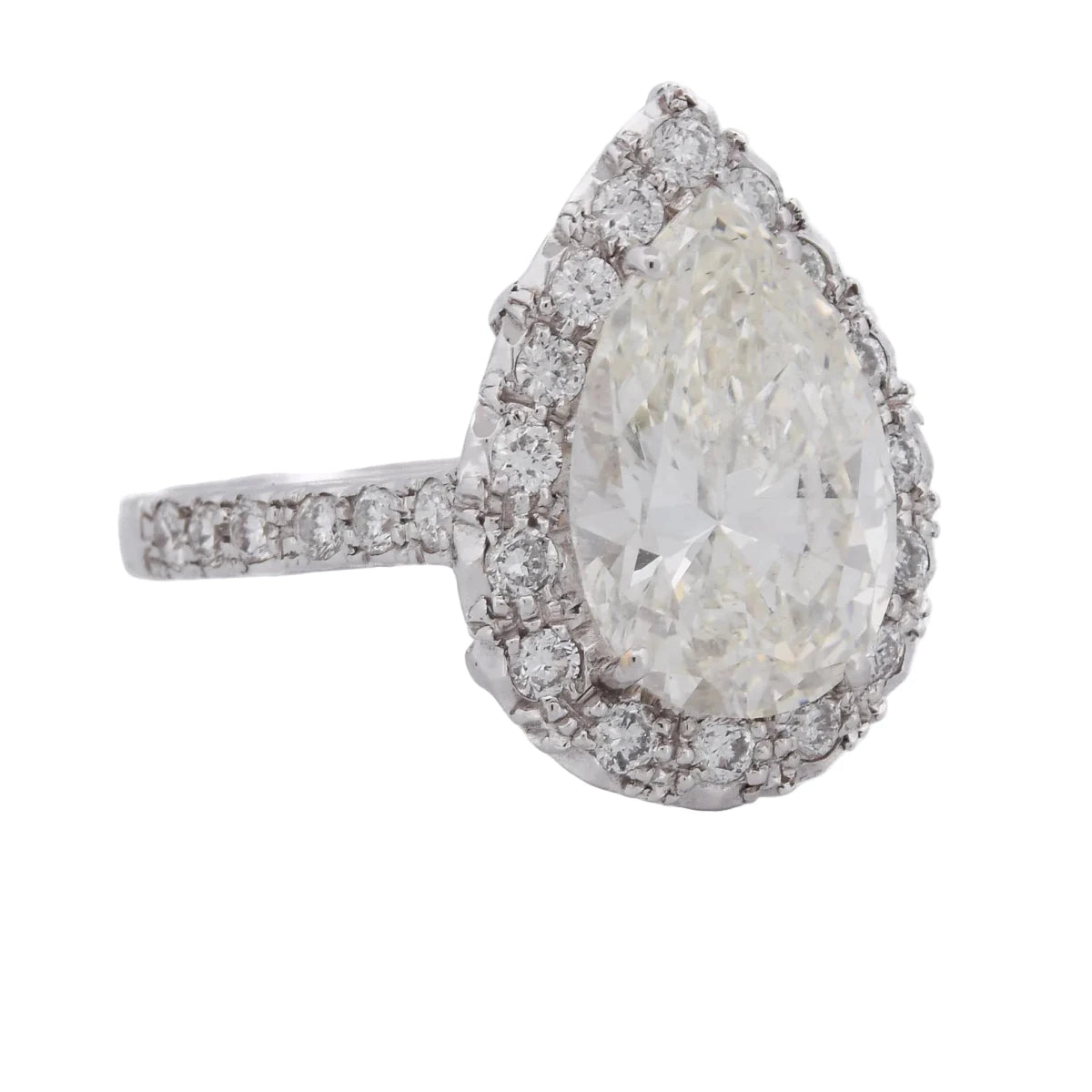 Bague Entourage en or blanc et diamants - Castafiore