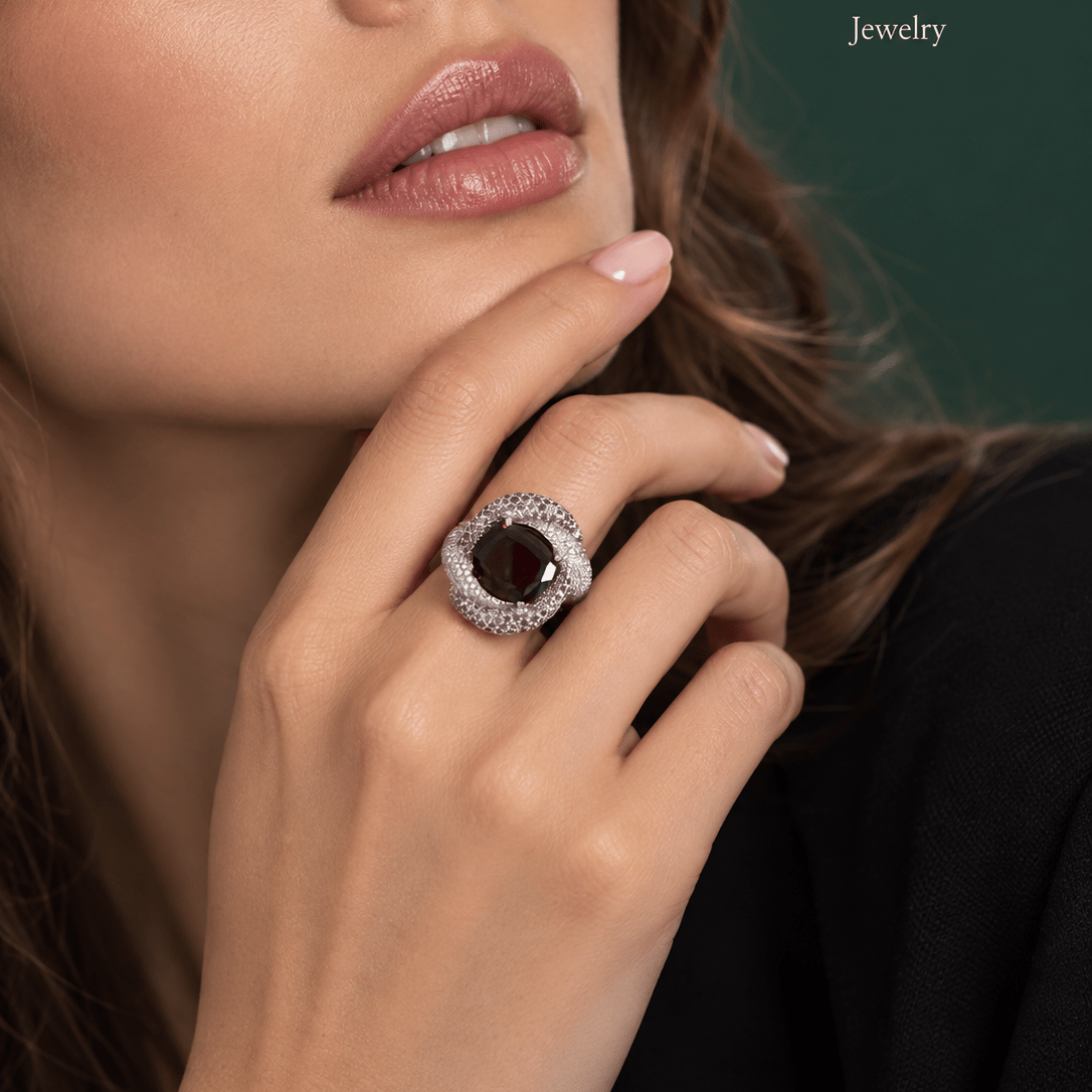 Bague Entourage en or blanc, grenat, améthystes et diamants - Castafiore