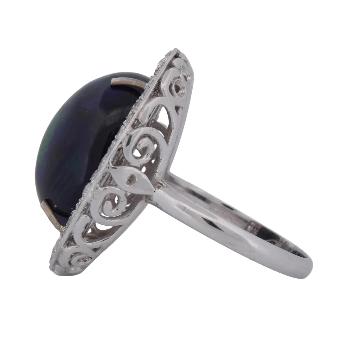 Bague Entourage en or blanc, opale et diamants - Castafiore