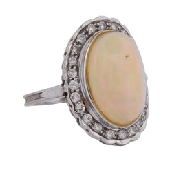 Bague Entourage en or blanc, opale et diamants - Castafiore