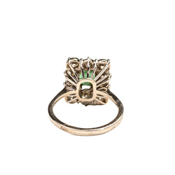 Bague Entourage en or blanc, platine, émeraude et diamants - Castafiore