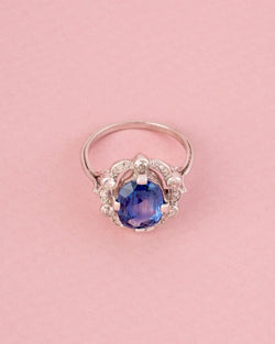 Bague Entourage en or blanc, platine, saphir et diamants