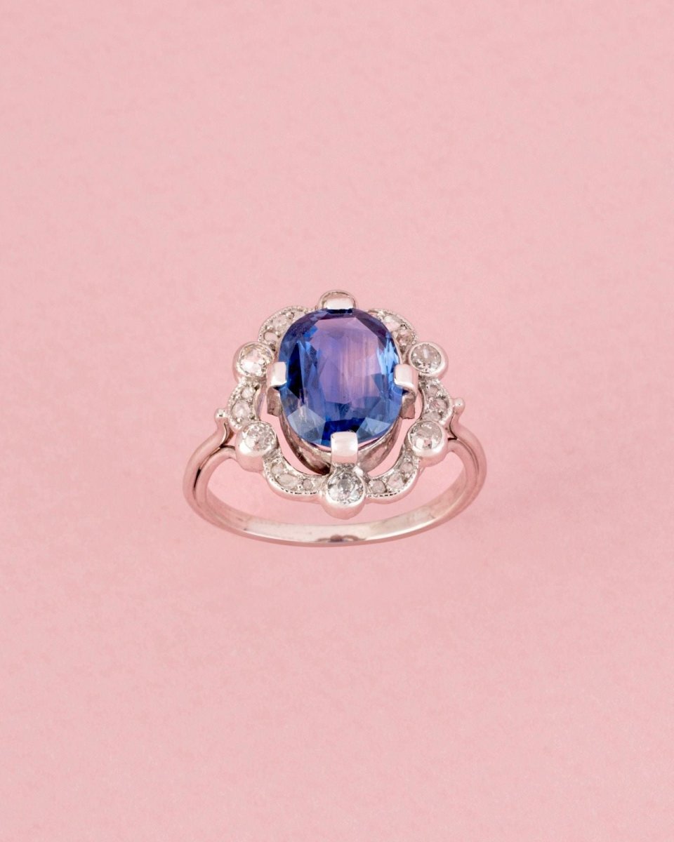 Bague Entourage en or blanc, platine, saphir et diamants