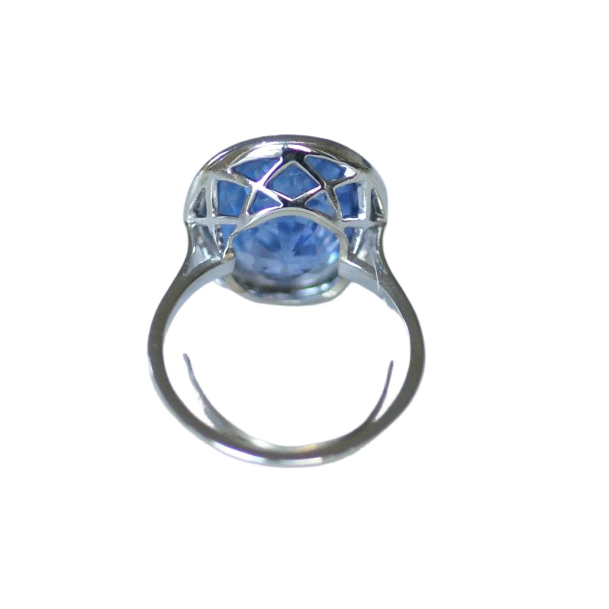 Bague Entourage en or blanc, platine, saphir et diamants - Castafiore