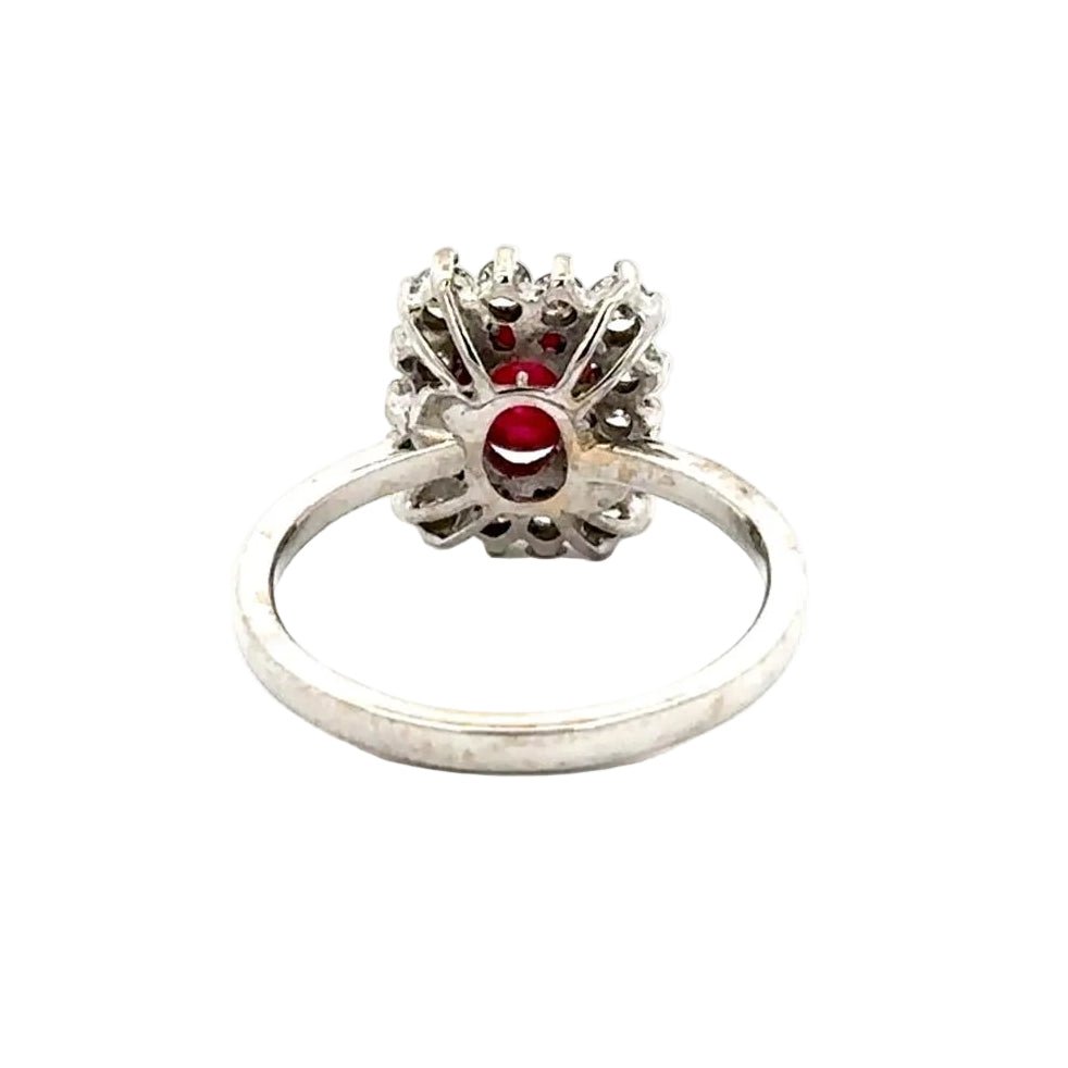 Bague Entourage en or blanc, rubis et diamants - Castafiore