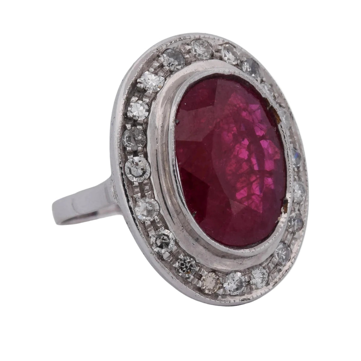 Bague Entourage en or blanc, rubis et diamants - Castafiore