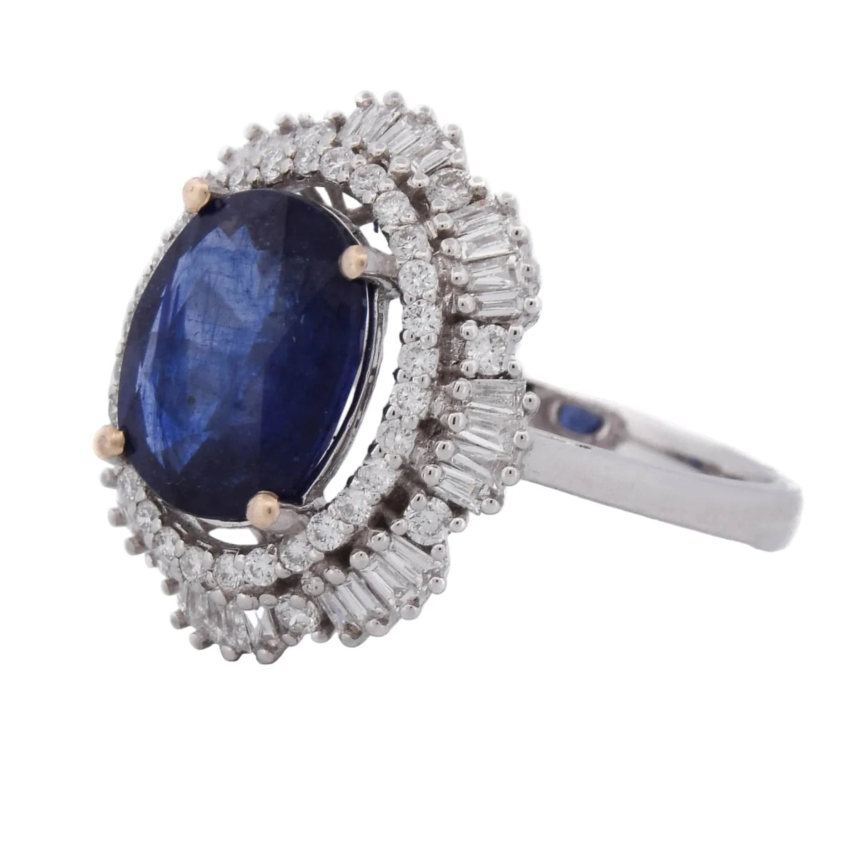 Bague Entourage en or blanc, saphir et diamants - Castafiore