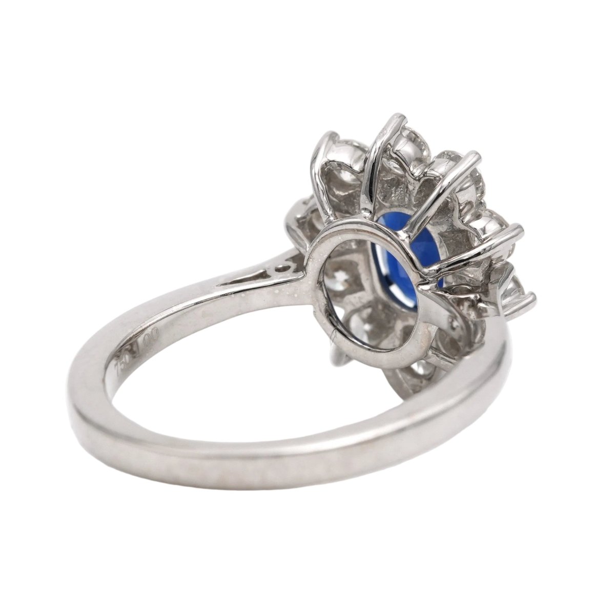 Bague Entourage en or blanc, saphir et diamants - Castafiore
