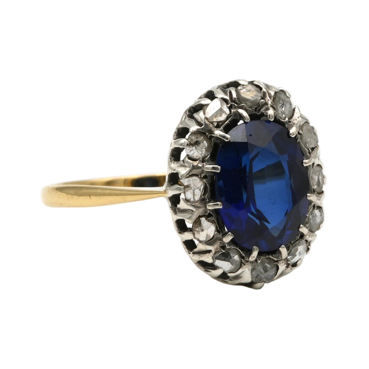 Bague Entourage en or jaune, argent, saphir et diamants - Castafiore