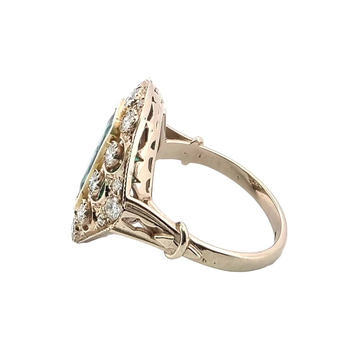 Bague Entourage en or jaune, émeraude et diamants - Castafiore
