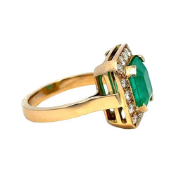 Bague Entourage en or jaune, émeraude et diamants - Castafiore