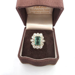 Bague Entourage en or jaune, émeraude et diamants - Castafiore
